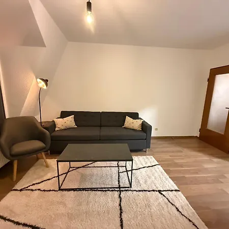 Modernes Mit Balkon Und Parkplatz Nahe Uniklinik Lägenhet