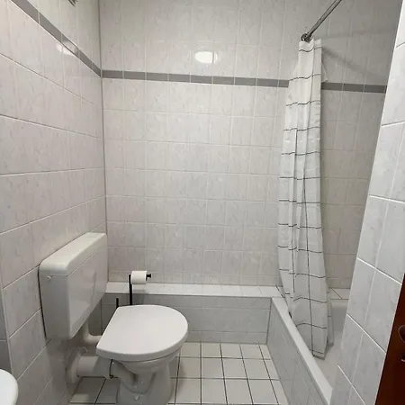 Modernes Mit Balkon & Gratis Parkplatz Bei Uniklinik * Magdebourg