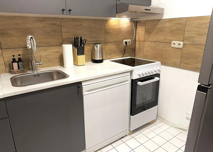 Lägenhet Modernes Mit Balkon Und Parkplatz Nahe Uniklinik Magdeburg