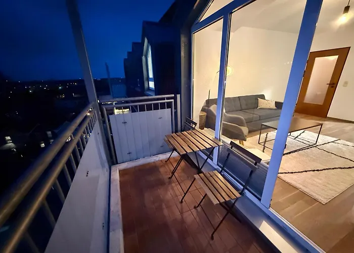 Lägenhet Modernes Mit Balkon Und Parkplatz Nahe Uniklinik