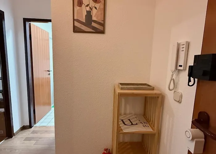 Modernes Mit Balkon Und Parkplatz Nahe Uniklinik