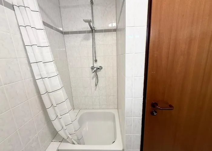 Lägenhet Modernes Mit Balkon Und Parkplatz Nahe Uniklinik