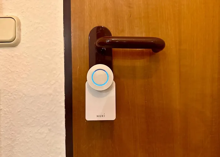 Modernes Mit Balkon Und Parkplatz Nahe Uniklinik Lägenhet *