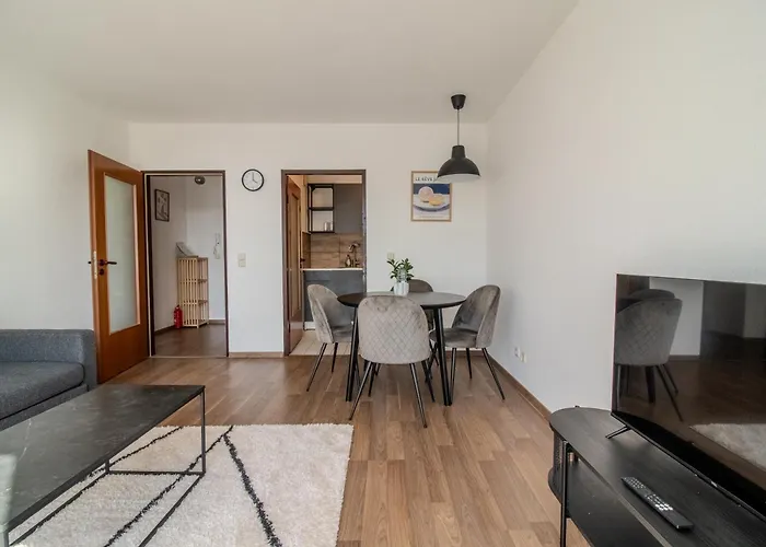 Modernes Apartment Mit Balkon & Gratis Parkplatz Bei Uniklinik * Магдебург